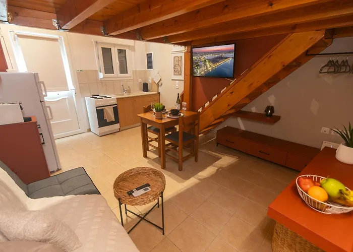 Solea 1 Min From Port 5 Min To *